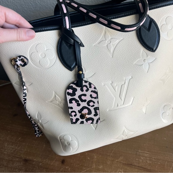 💸 SOLD • Louis Vuitton Wild at Heart Neverfull MM Cream Empreinte - Picture 3 of 16